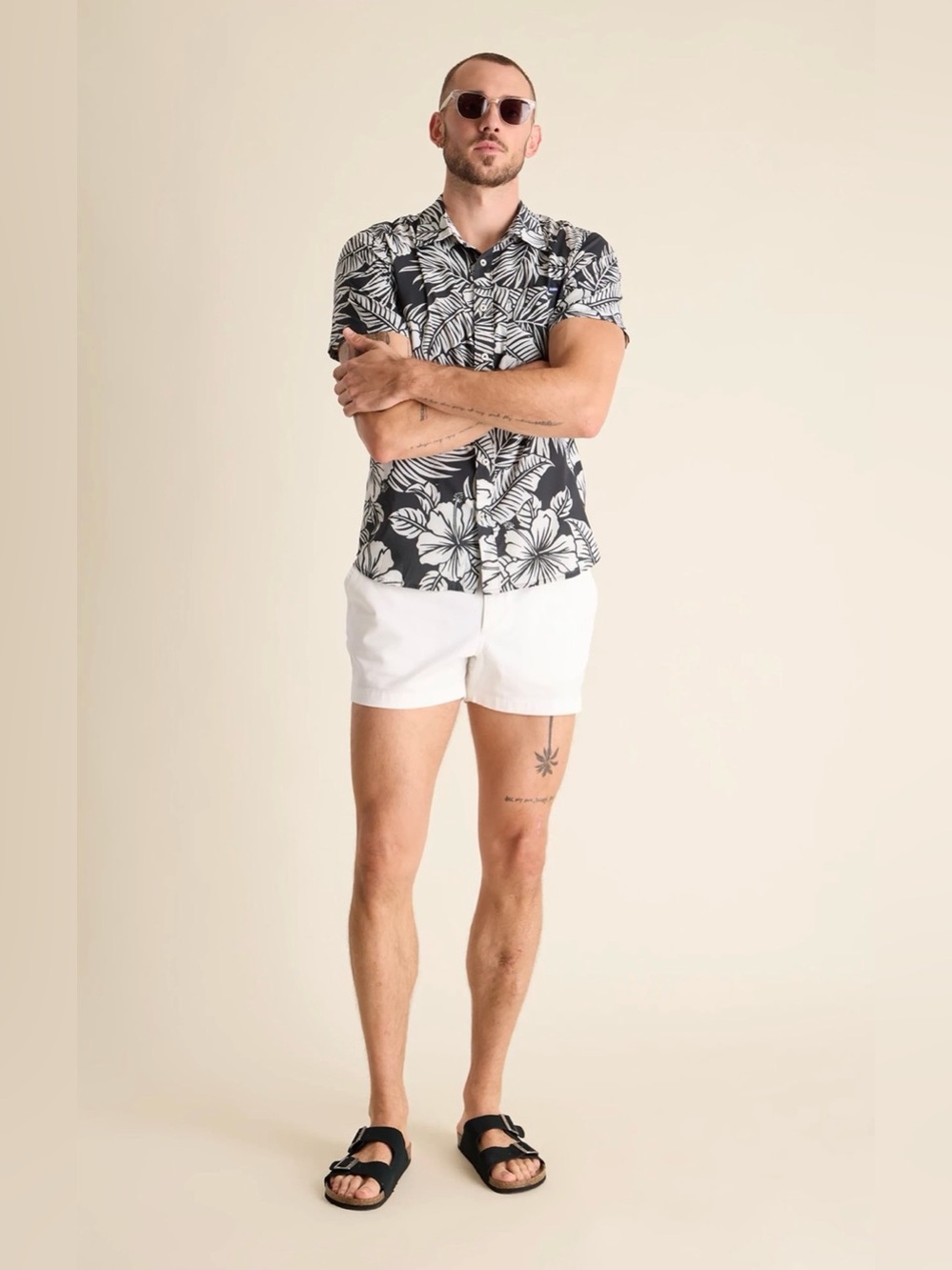 Chubbies Dad Fit Hawaiian Floral Button Up Shirt Size L
